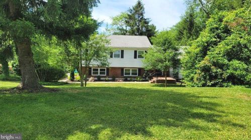 45 Upper Ferry Rd, Trenton, NJ 08628-1525