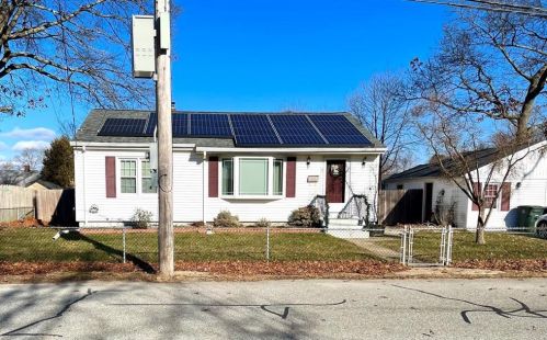 47 Columbia Ave, Coventry, RI 02816-7121