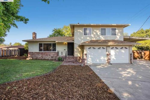 18492 Carlton Ave, Hayward, CA 94546-1924