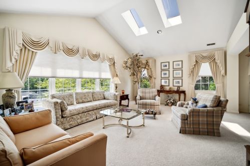 104 Rutgers Ct, Glenview, IL 60026-5910