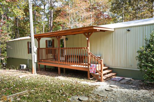 11 Pine Needle Dr, Martin, GA 30557-4911
