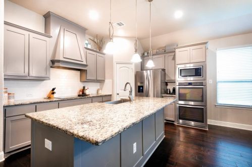 209 Buckskin Dr, Waxahachie, TX 75167-4852