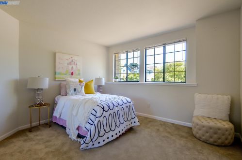 5900 Charter Oaks Dr, Hayward CA  94552-1678 exterior