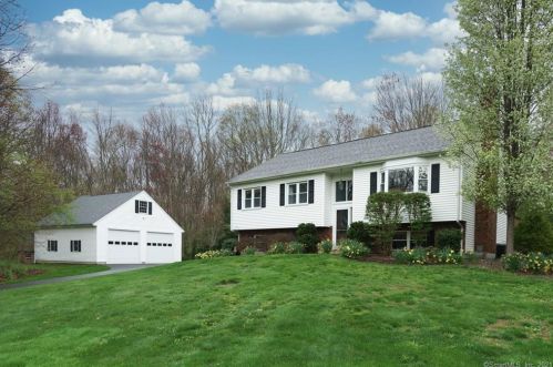 11 Sunset Rd, Bethlehem, CT 06751-2012
