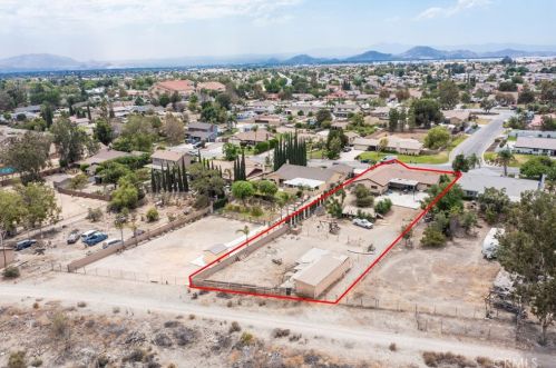5525 Sycamore Ave, Rialto, CA 92377-3913