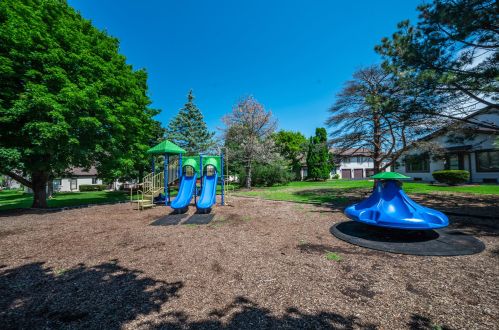 1604 Gingercreek Ct, Sycamore IL 60178-2722 exterior