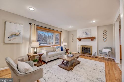 7203 Hadlow Dr, Springfield VA  22152-3529 exterior