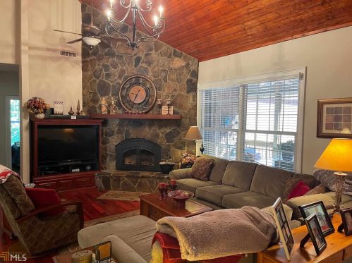 2235 Dicks Hill Pkwy, Mount Airy, GA 30563-4007