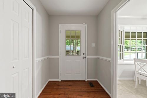 12076 Willowood Dr, Woodbridge, VA 22192-1516