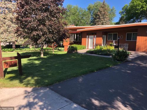 705 Brookwood Ln, Sartell, MN 56377-1808