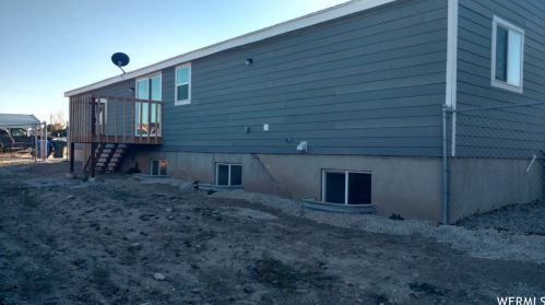 8621 Meadowlark Ln, Taylorsville, UT 84088-5152