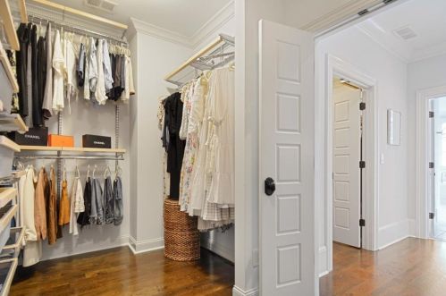 2672 Ellwood Dr, Atlanta GA  30305-3866 exterior