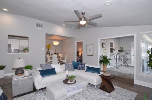 3105 Medina St, Irving TX  75061-6447 exterior