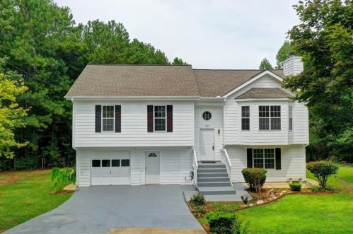 220 Sable Cir, Porterdale, GA 30016-8181
