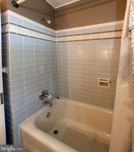 25 Roosevelt Blvd, Lancaster PA  17601-4039 exterior