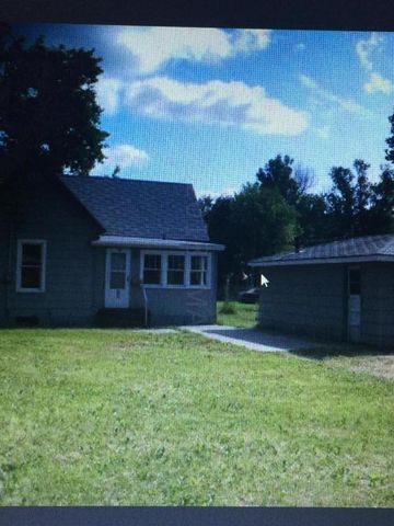 108 9th Ave, Lucca, ND 58027-1407