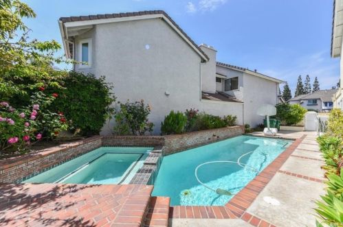 15 Sunrise, Irvine CA  92603-3719 exterior