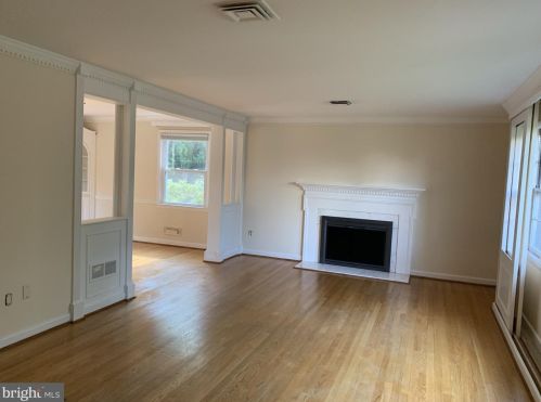 4726 33rd St, Arlington VA  22207-4203 exterior