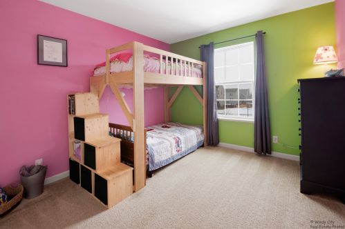 1550 Bristol Dr, Pingree Grove IL  60140-9038 exterior