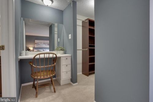 8675 Hickory Ridge Ct, Springfield VA  22153-3703 exterior