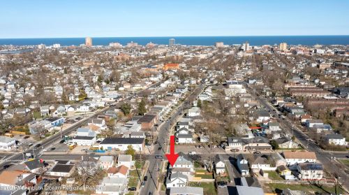 1606 Sewall Ave, Tinton Falls NJ  07712-6310 exterior