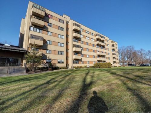 81 Putter Dr, Wallingford, CT 06492-5047