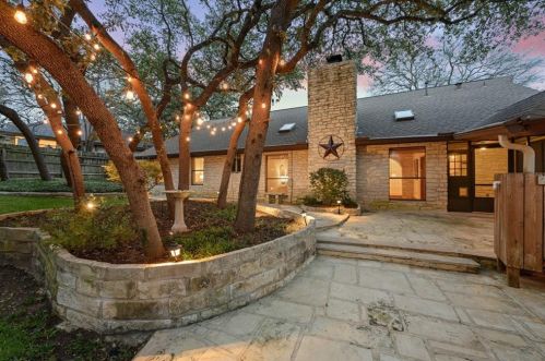 4602 Crk, Austin TX  78735-6401 exterior