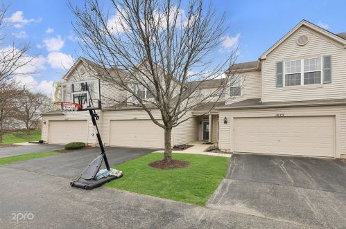 1074 Colonial Dr, Joliet, IL 60432-2749