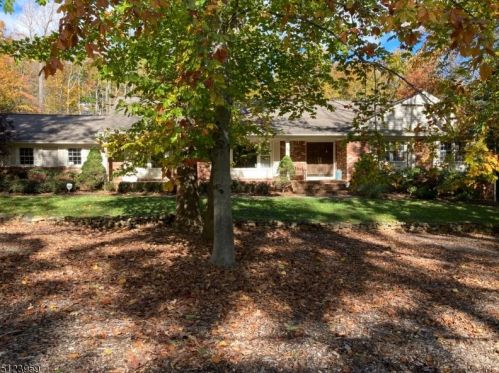 27 Angus Ln, Warren, NJ 07059-6701
