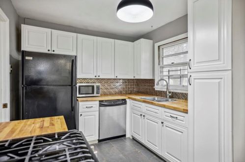 2900 Horse Shoe Dr, Atlanta GA  30316-4408 exterior