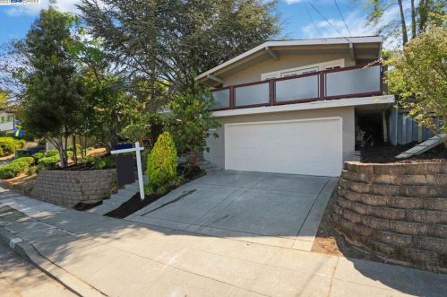 18700 Center St, Hayward, CA 94546-2528