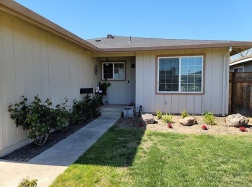 1105 Dover Dr, Lodi, CA 95242-3814