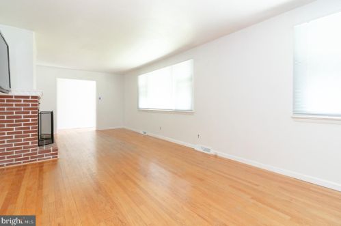21 Goeke Dr, Trenton, NJ 08610-1107