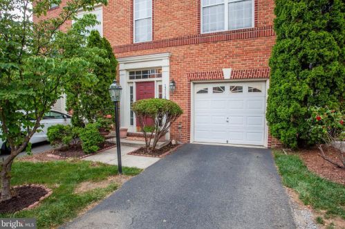 13110 Park Crescent Cir, Herndon VA  20171-2812 exterior