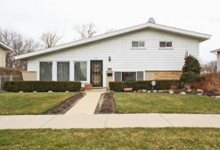 2924 Virginia Ln, Glenview, IL 60025-4648