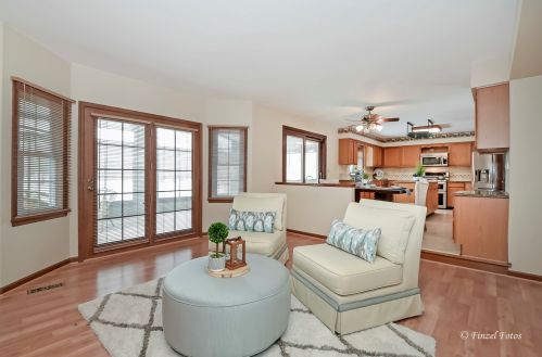 1298 Acorn Ct, Barrington Hills, IL 60118