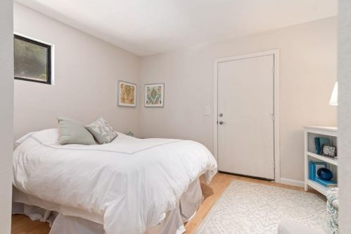 2004 Troy Pl, Vista CA  92084-4831 exterior