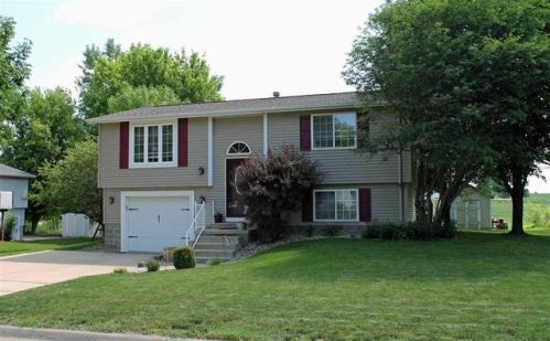 311 Sunrise St, Denver, IA 50622-9767