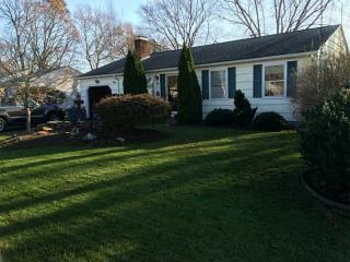 9 Pinehurst Rd, East Providence, RI 02915-1410