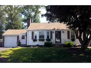 17 Ledgewood Dr, Cranston, RI 02920-3014