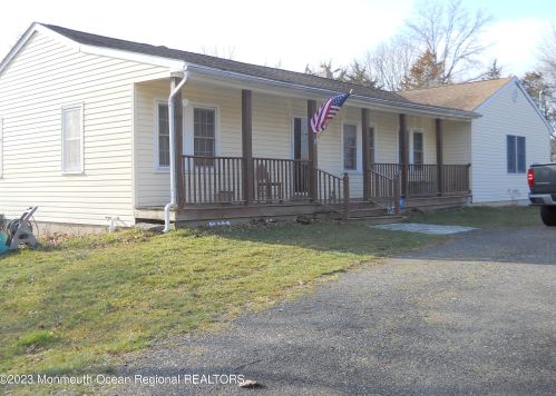 40 Emleys Hill Rd, Upper Freehold Township, NJ 08514-2010