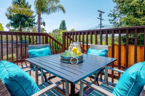 412 Monterey Ave, Capitola CA  95010-3614 exterior