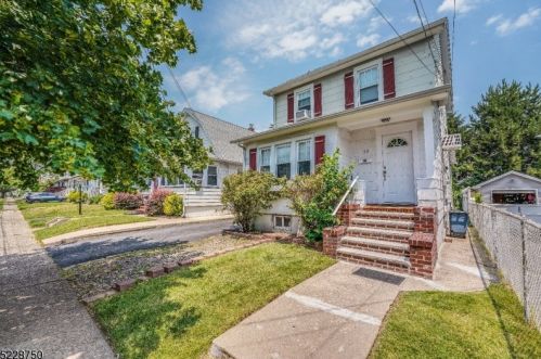 33 Martin St, Bloomfield, NJ 07003-3913
