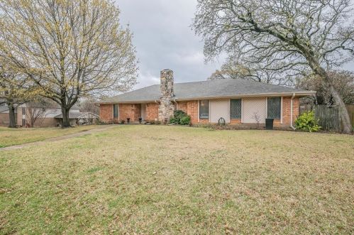 1314 Clover Hill Rd, Midlothian, TX 76063-2918