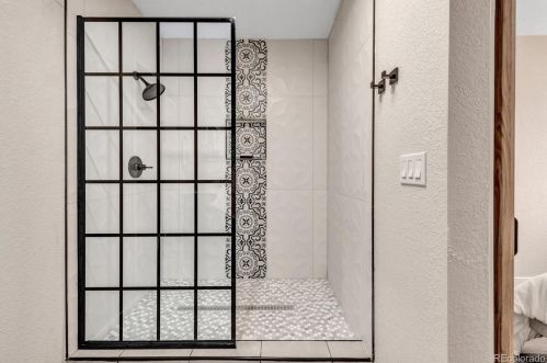 1601 Knox Ct, Denver CO  80219-4526 exterior