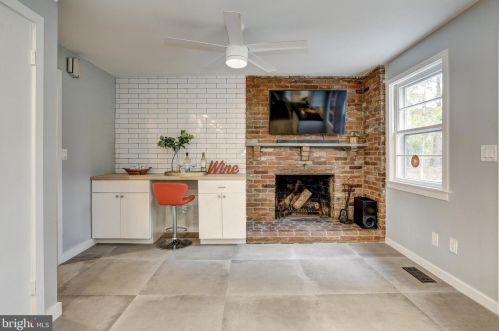 15009 Snowden Dr, Silver Spring MD 20905-5663 exterior