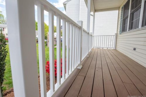 45 Adam Dr, Hartford, CT 06111-5143
