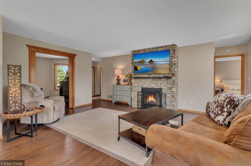 968 Willow View Cir, Saint Cloud, MN 56387-1636
