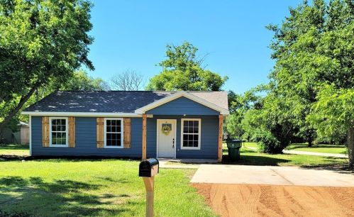 200 Locust, Angleton TX 77515-4339 exterior