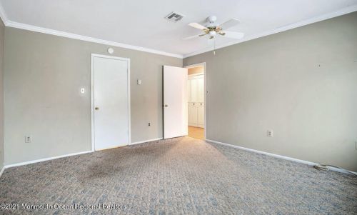 3 Manchester Ct, Tinton Falls NJ 07701-5492 exterior